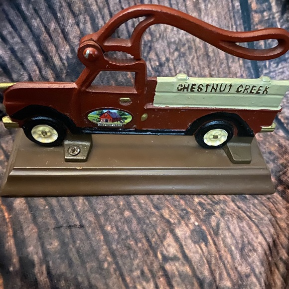 Cast Iron Pick Up Truck Chestnut 🌰Creek Nutcracker 🥜 - Picture 4 of 5